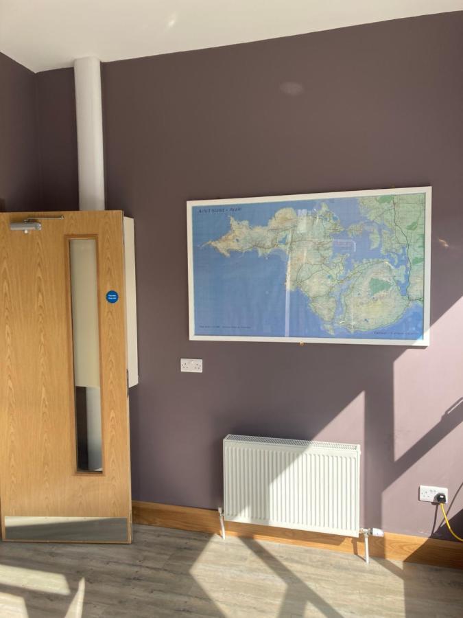 بيت شباب Achill Surf Centre Bellanasally المظهر الخارجي الصورة